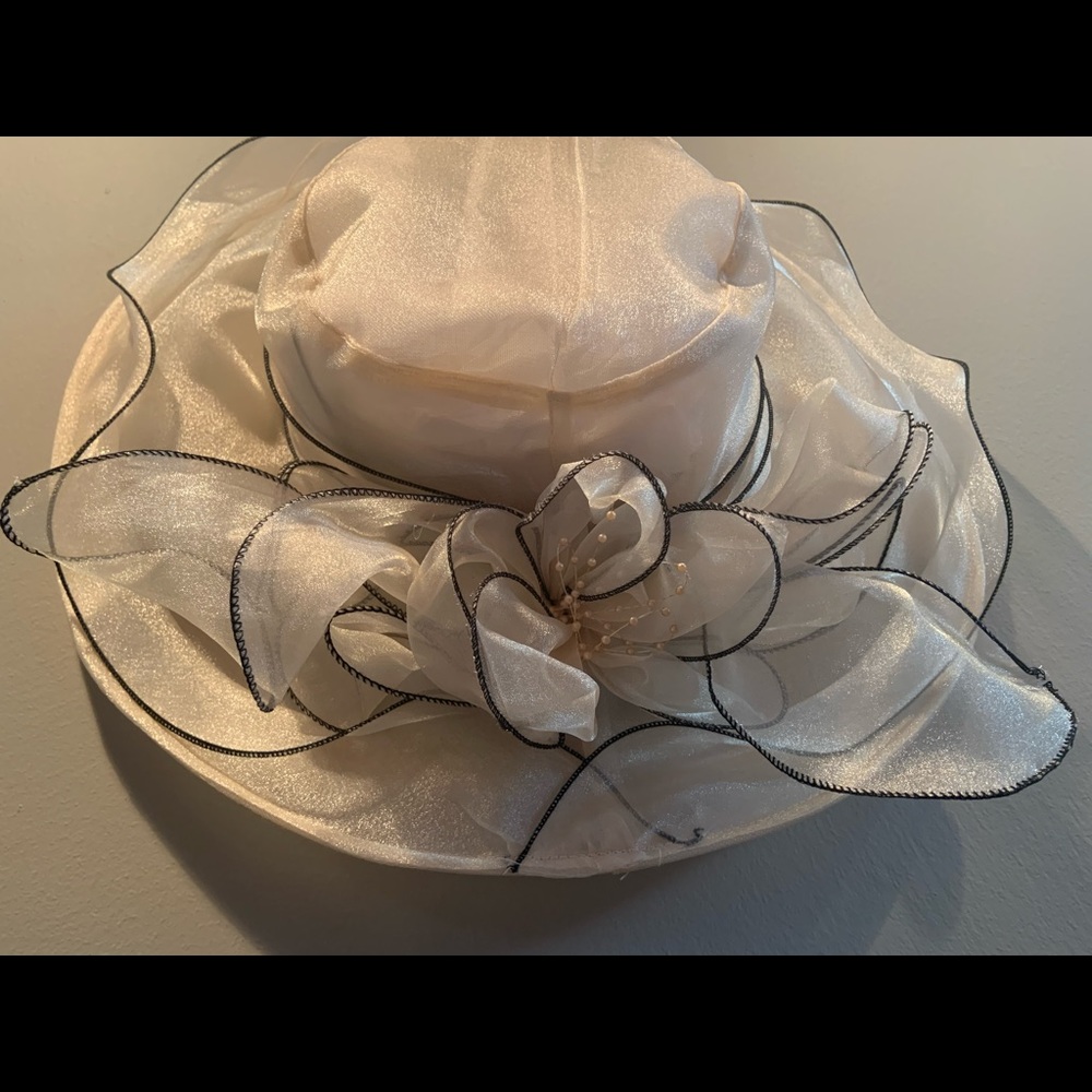 Bellady hat